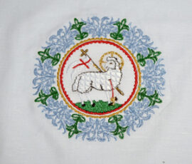 Victorious Lamb Mass Linens